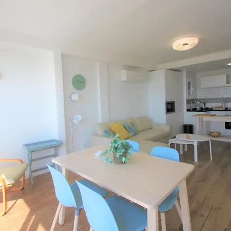 Apartment Sea Views *